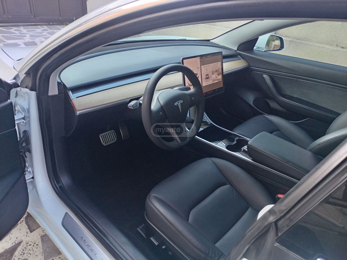 Tesla Model 3 - фото 6