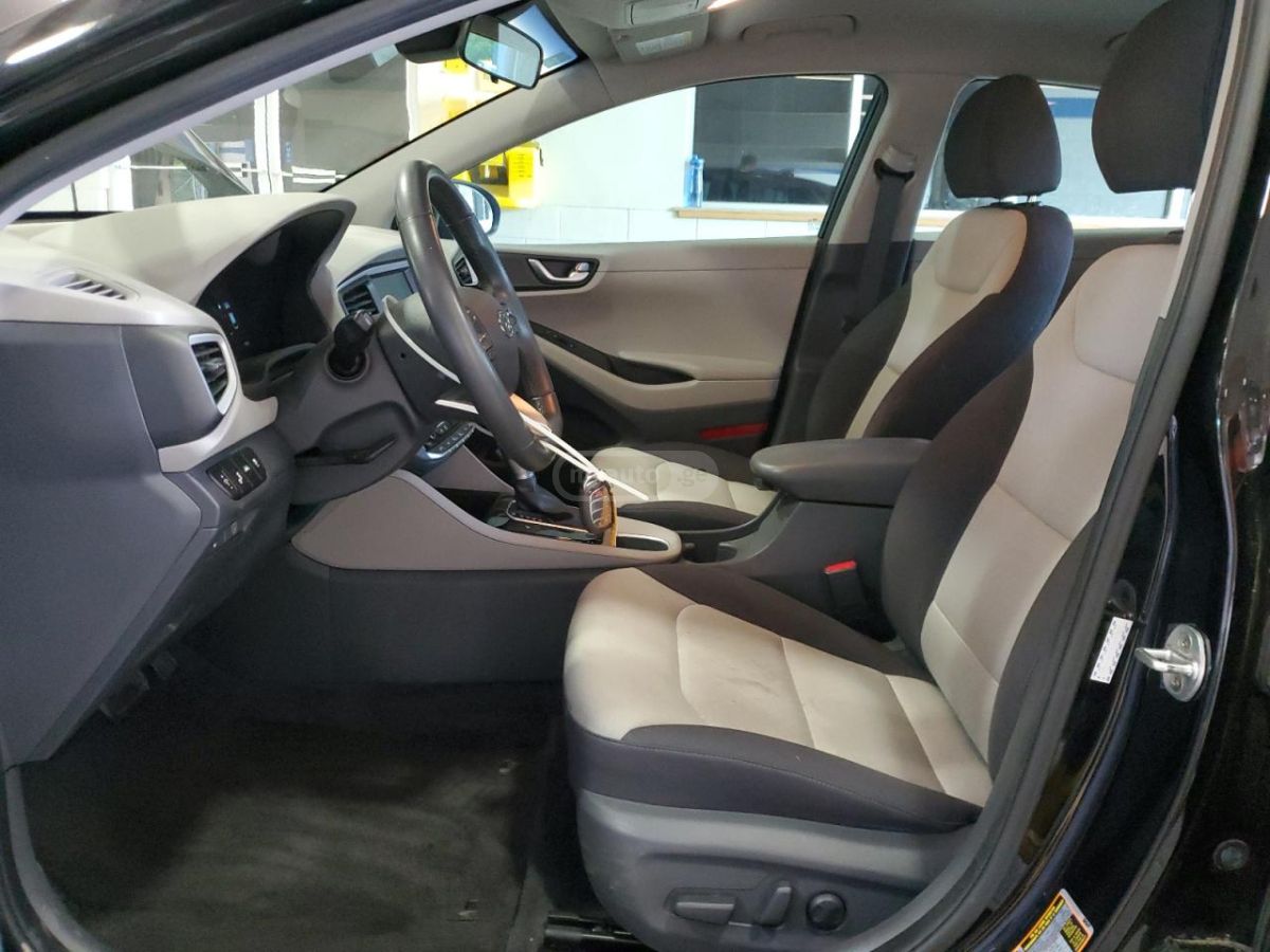 Hyundai Ioniq - фото 7