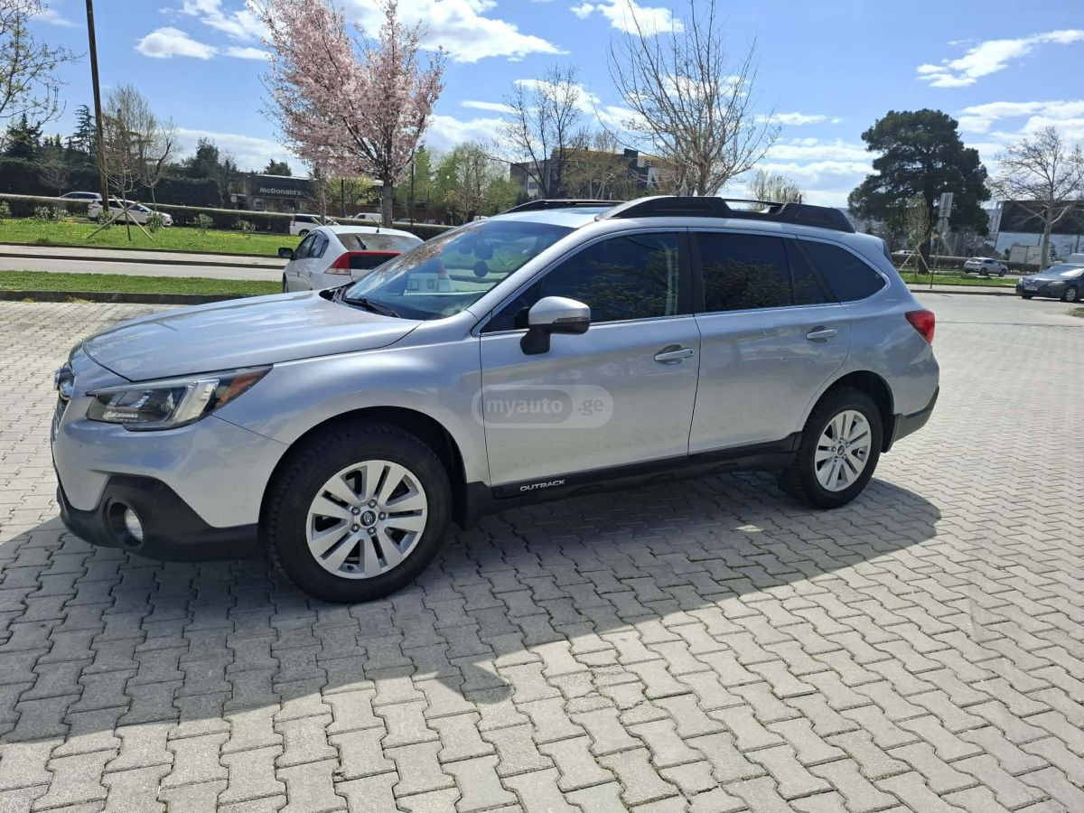 Subaru Outback - фото 1