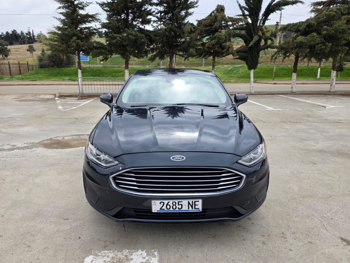 Ford Fusion - фото 1