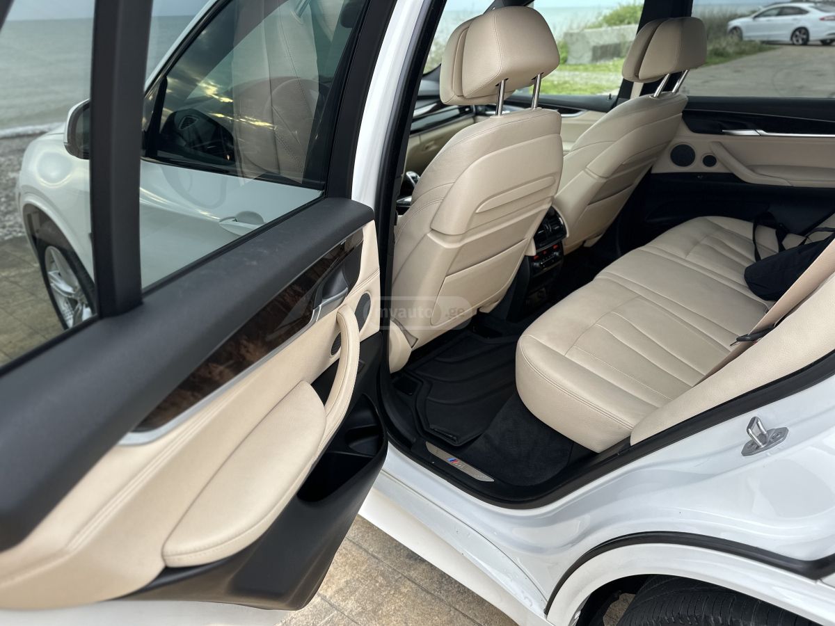 BMW X5 - фото 12
