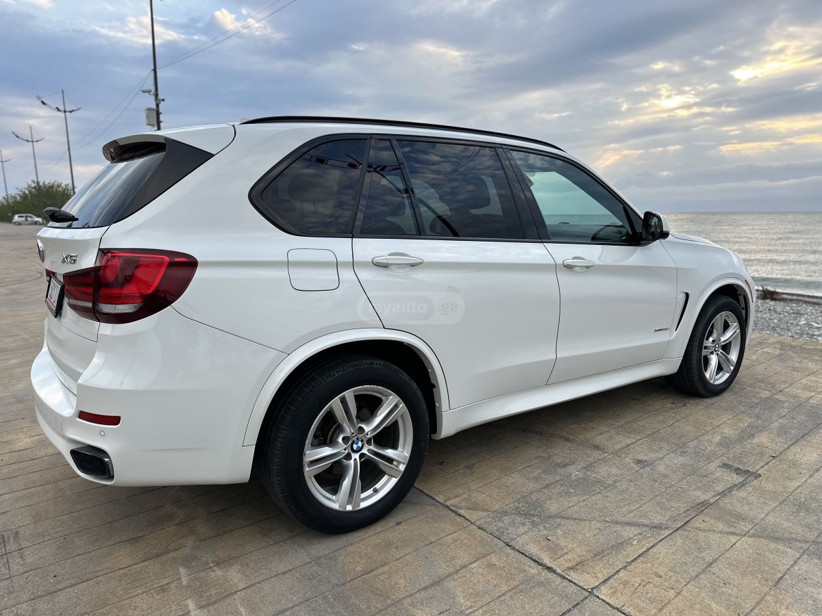 BMW X5 - фото 8