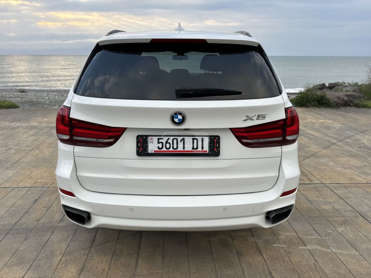 BMW X5 - фото 9