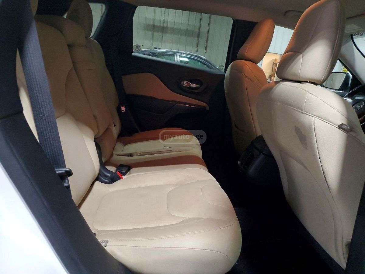 Jeep Cherokee - фото 11