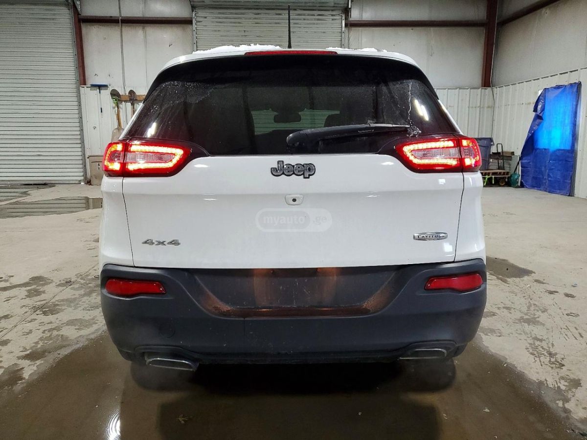 Jeep Cherokee - фото 3