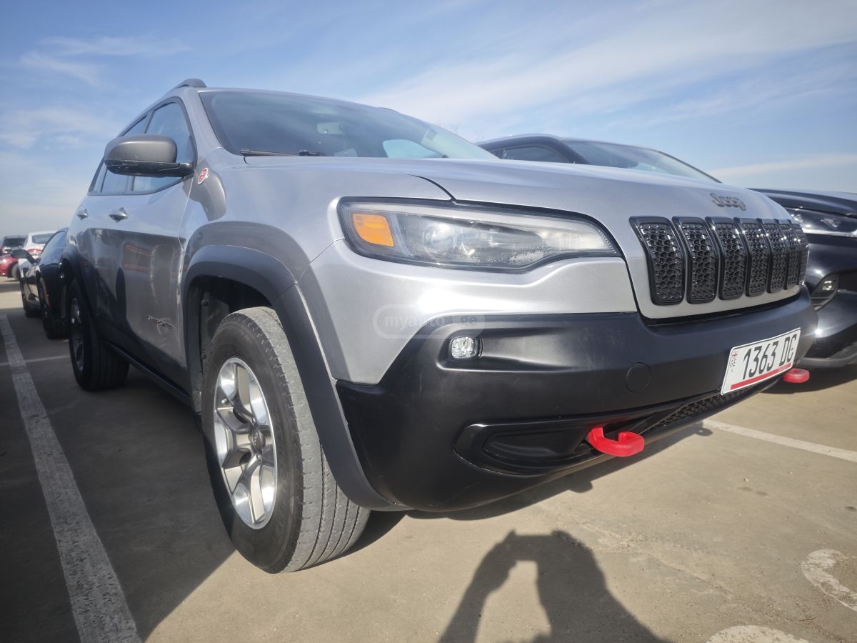 Jeep Cherokee - фото 1