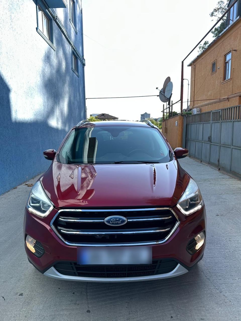 Ford Escape - фото 1