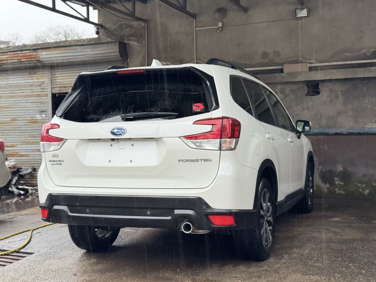 Subaru Forester - фото 8