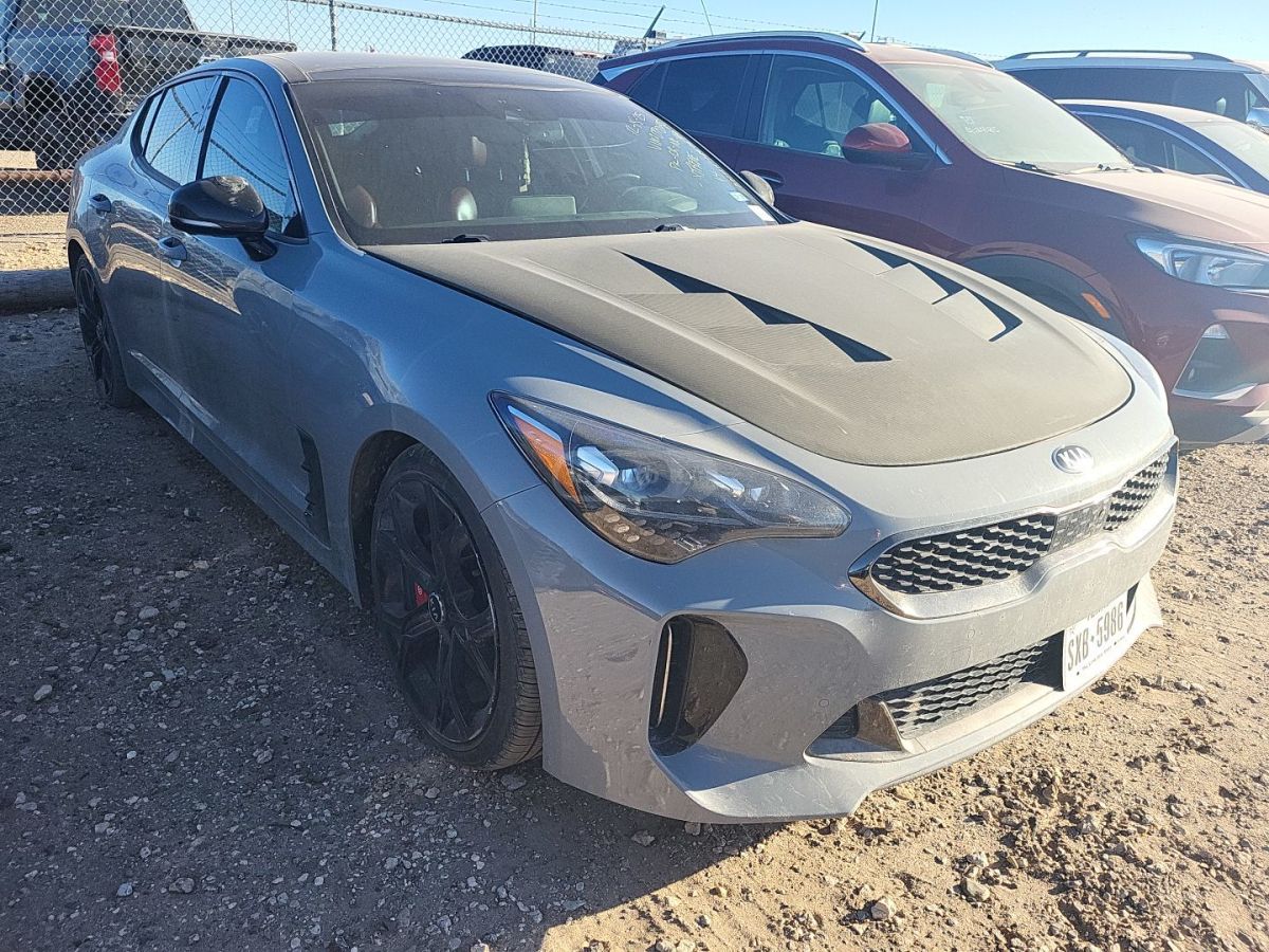 Kia Stinger - фото 1