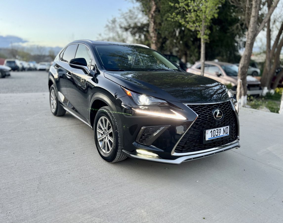 Lexus NX 300 - фото 1