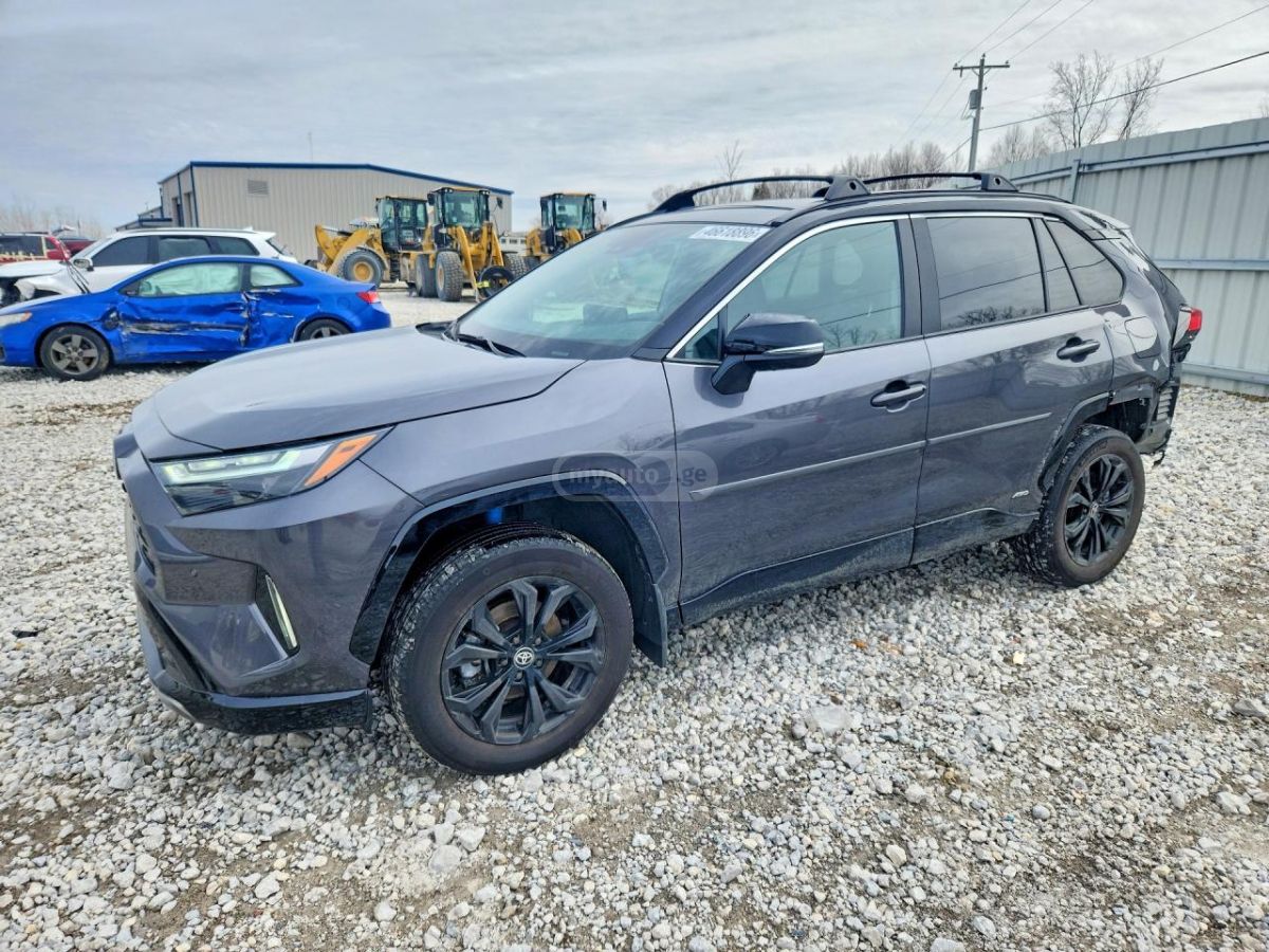 Toyota RAV 4 - фото 1