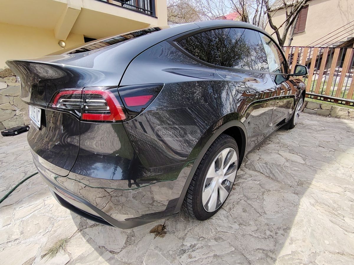 Tesla Model Y - фото 2