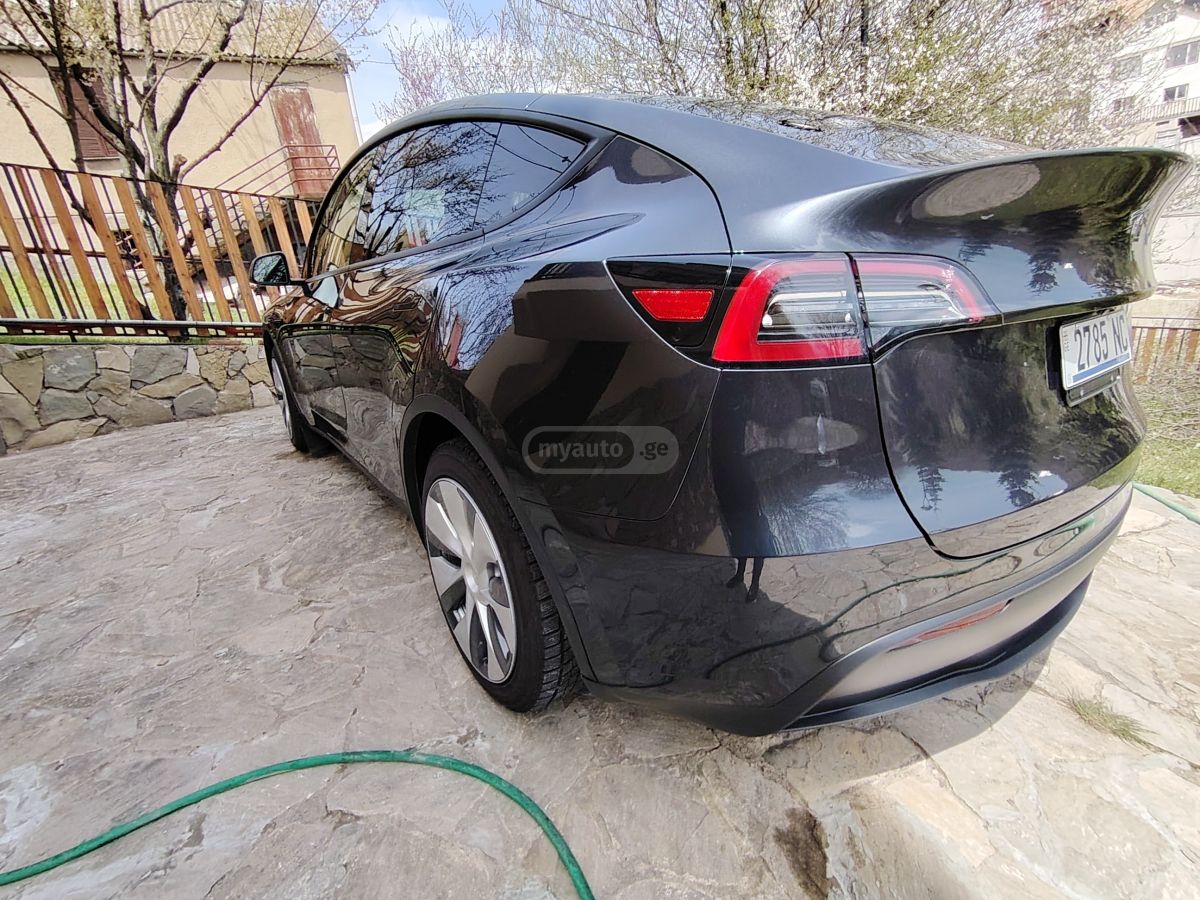 Tesla Model Y - фото 3