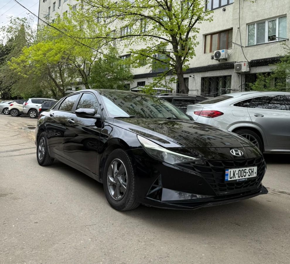 Hyundai Elantra - фото 2