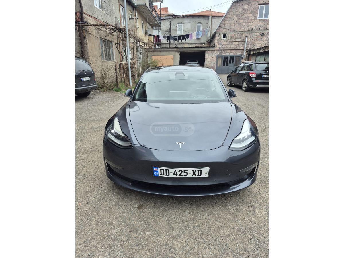 Tesla Model 3 - фото 2