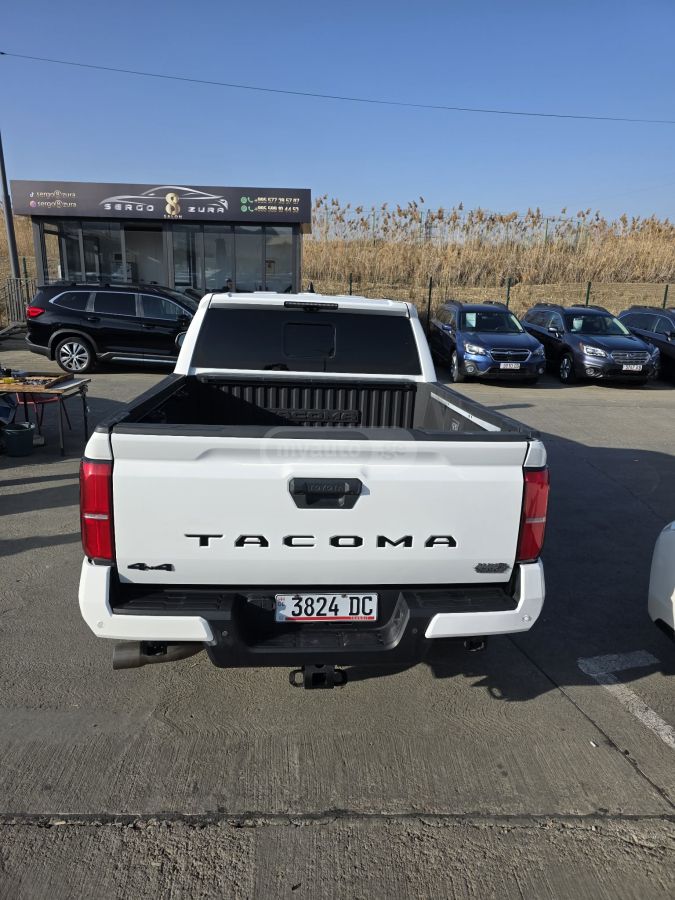 Toyota Tacoma - фото 10