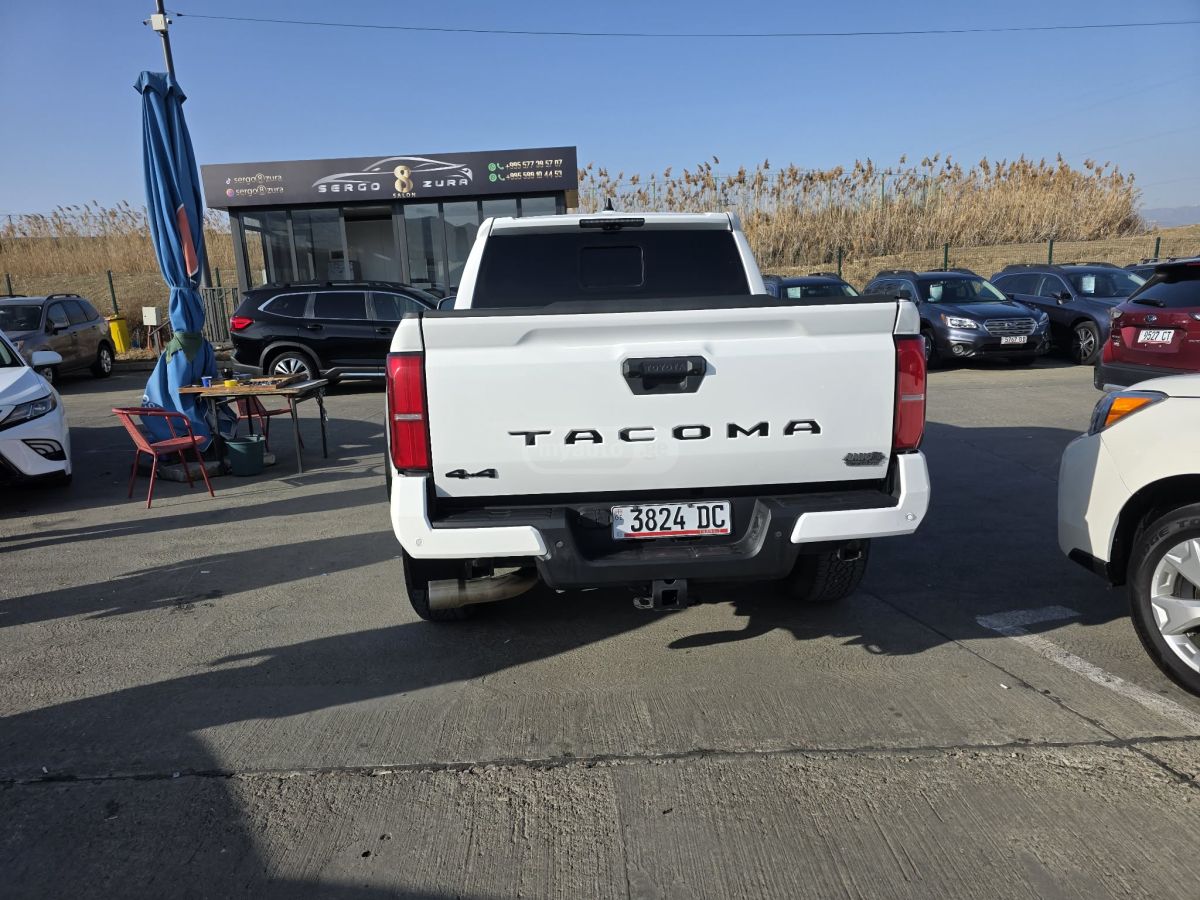 Toyota Tacoma - фото 4