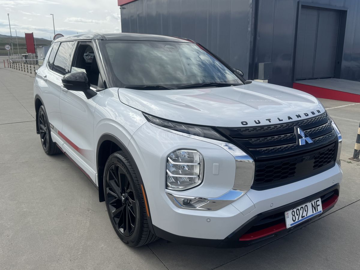 Mitsubishi Outlander - фото 14