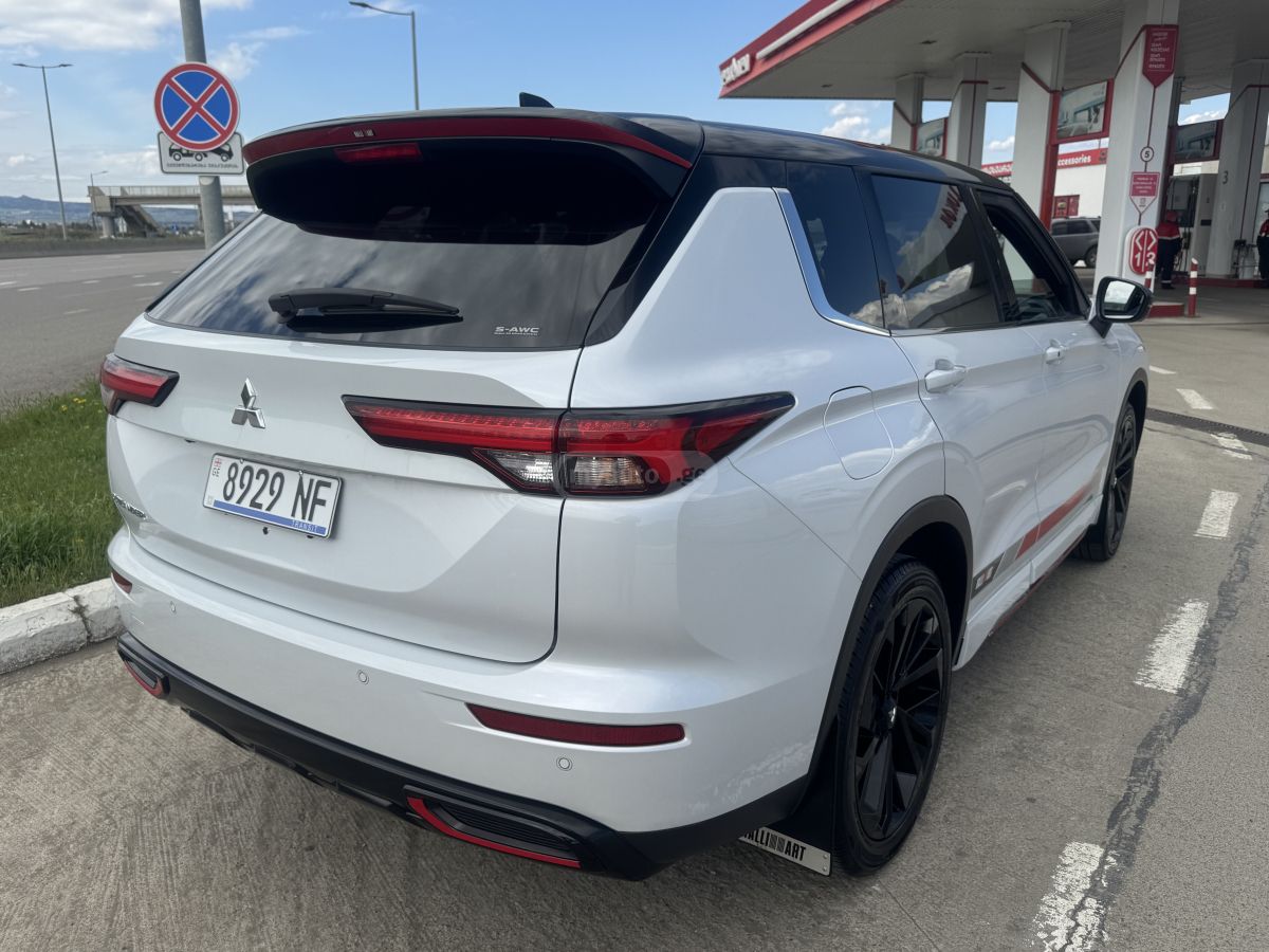 Mitsubishi Outlander - фото 4