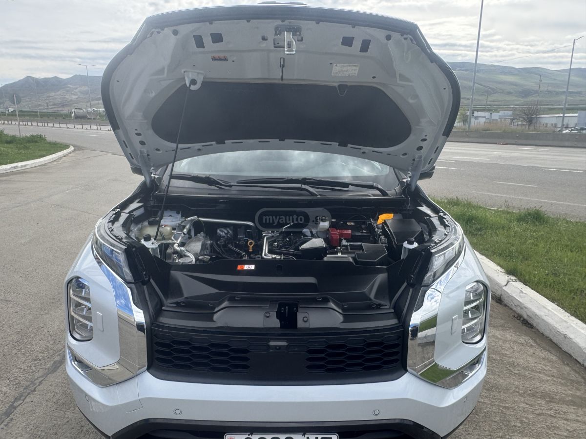 Mitsubishi Outlander - фото 5