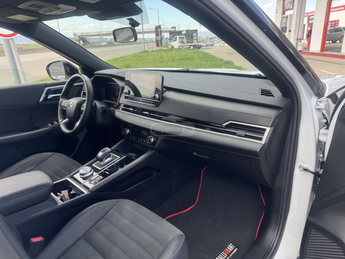 Mitsubishi Outlander - фото 6