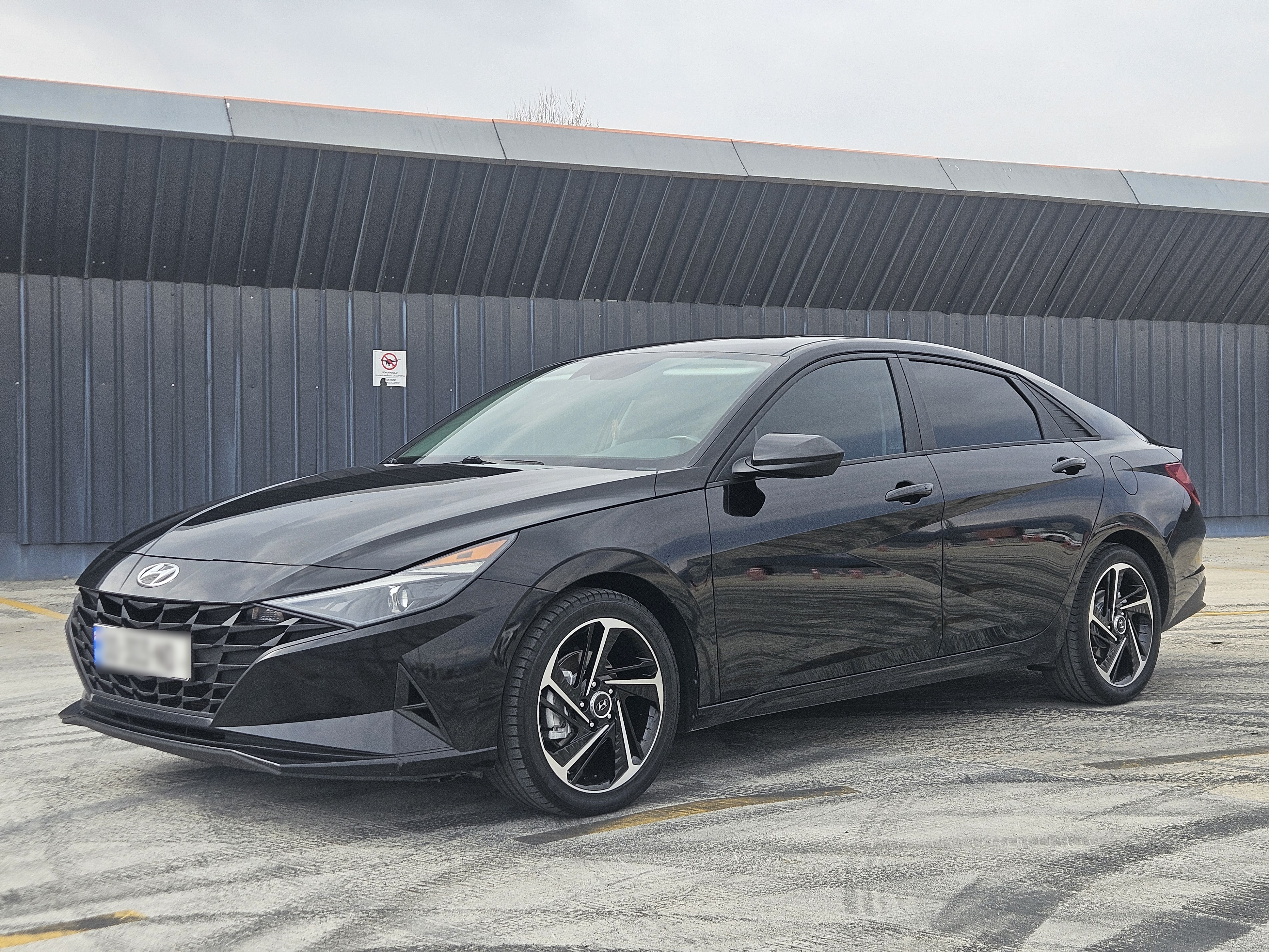 Hyundai Elantra - фото 2