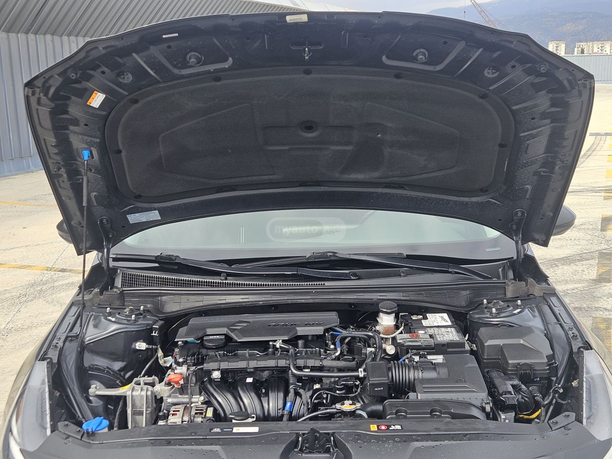 Hyundai Elantra - фото 7