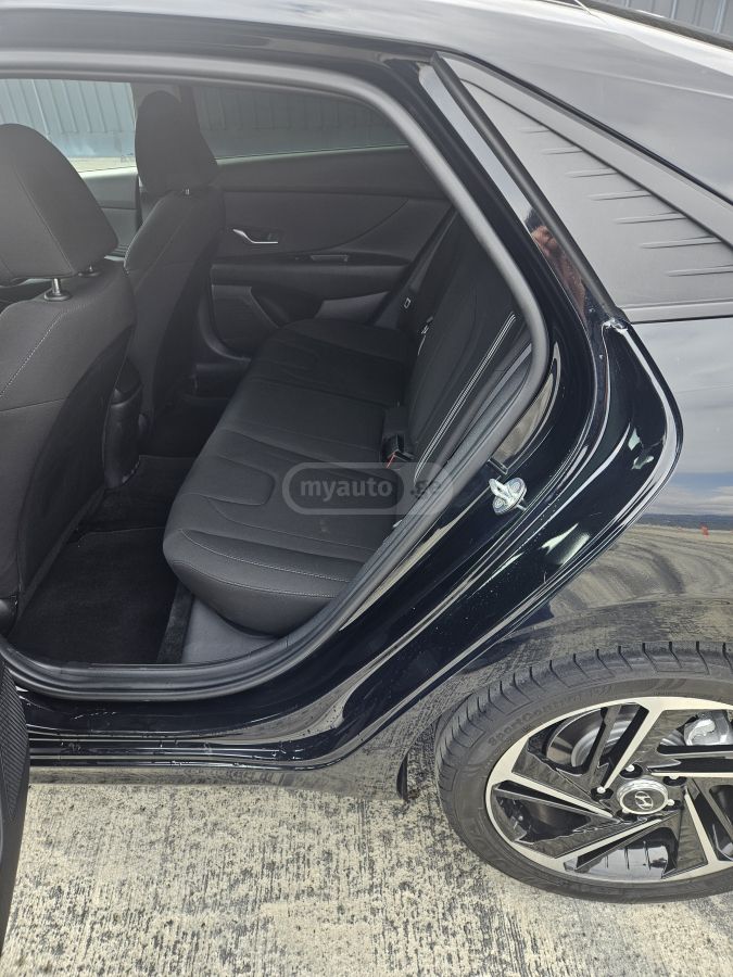 Hyundai Elantra - фото 9