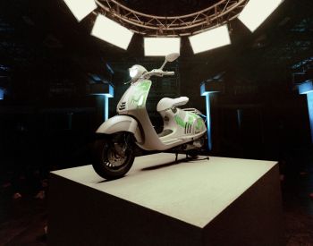 Vespa (VESPA 946)RED 