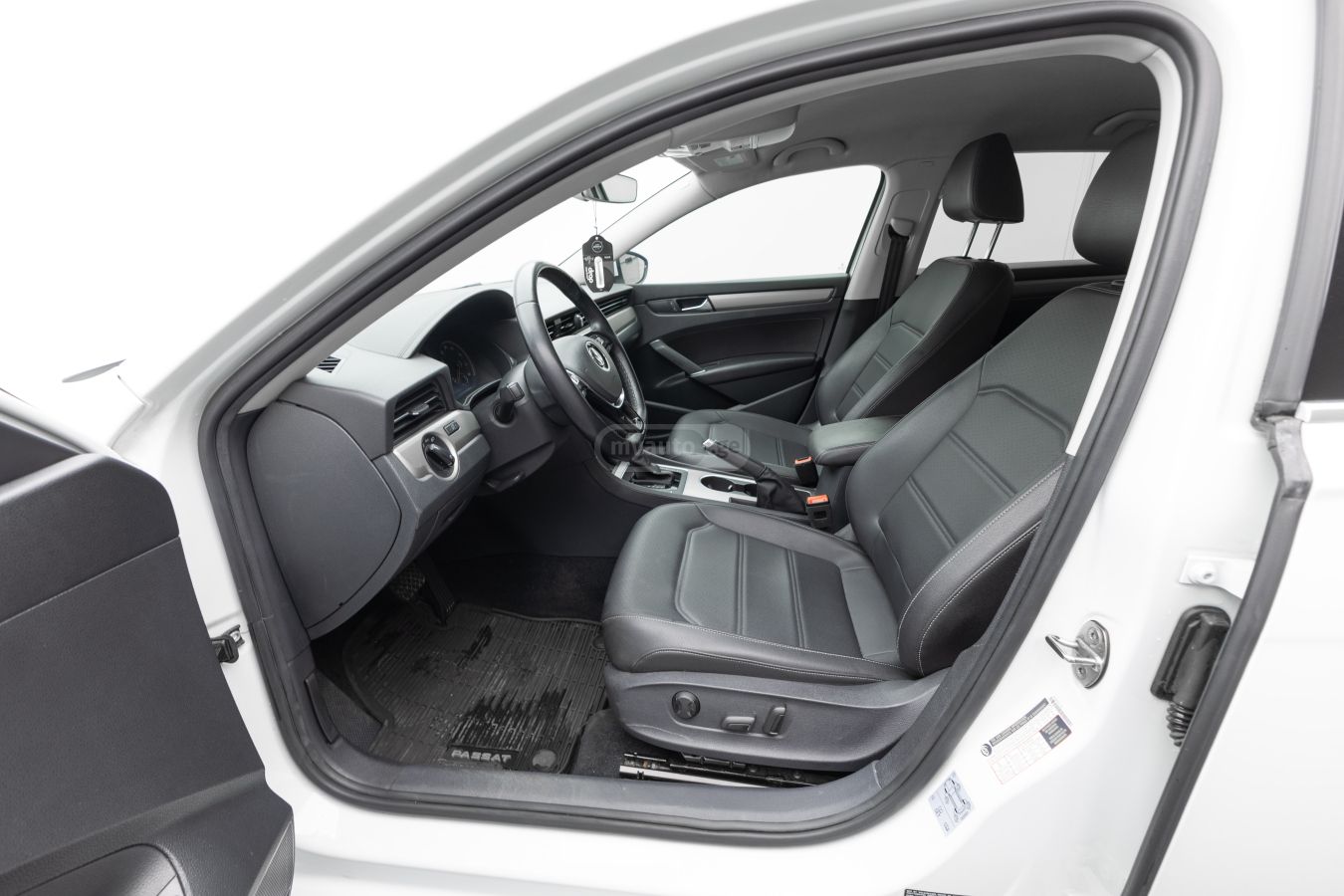 Volkswagen Passat - фото 10