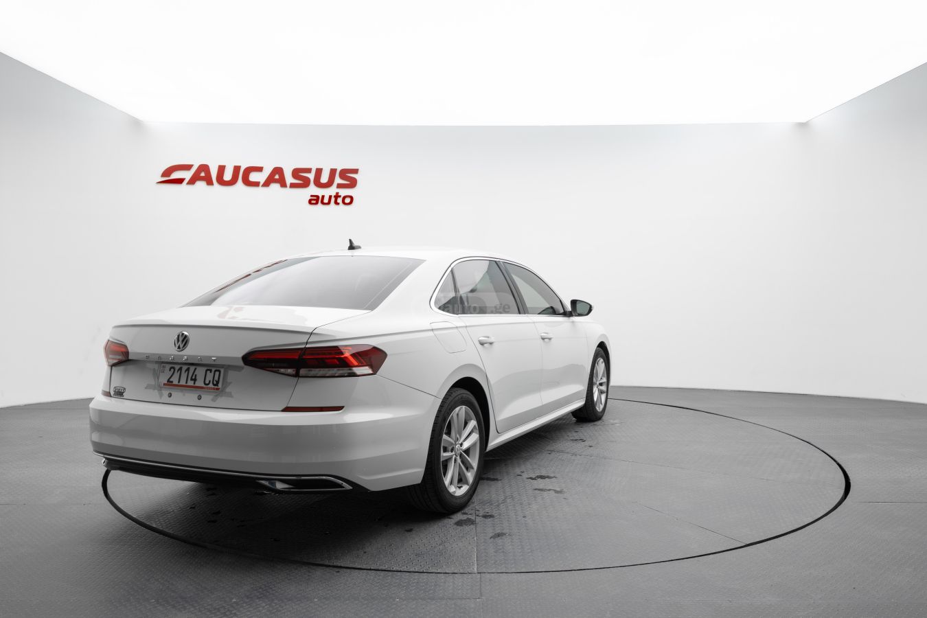 Volkswagen Passat - фото 4