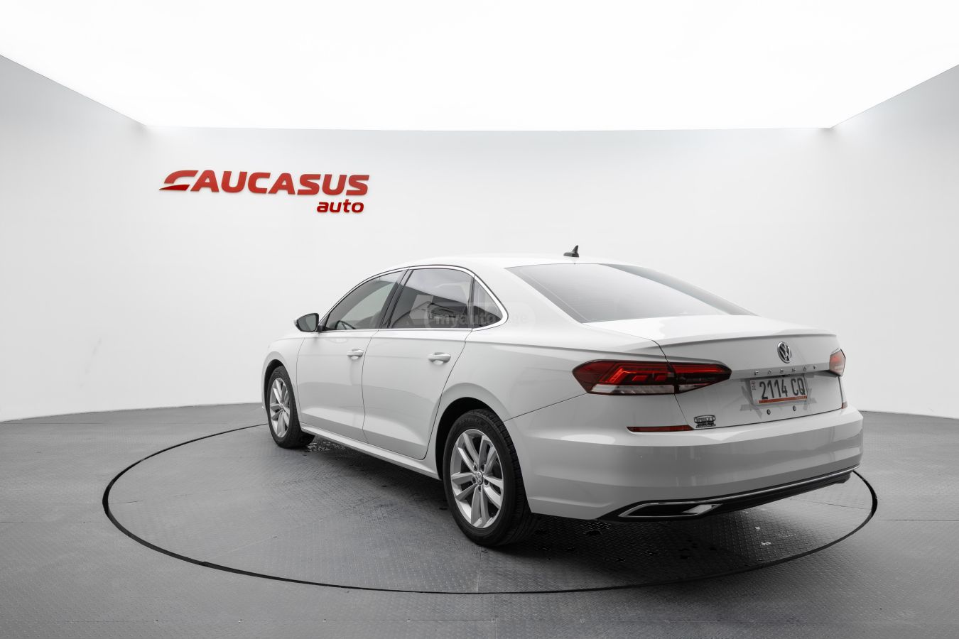 Volkswagen Passat - фото 6