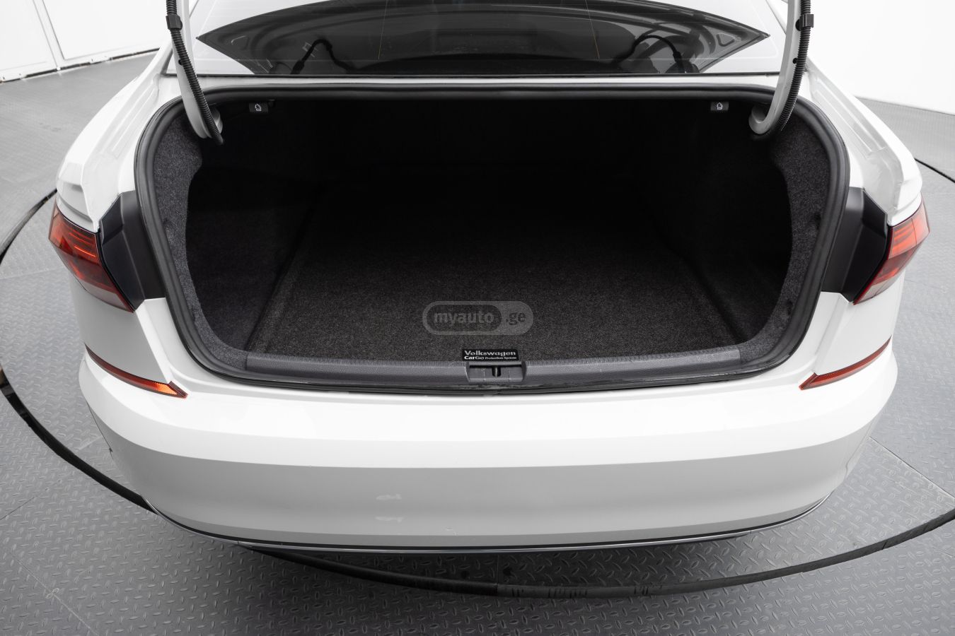 Volkswagen Passat - фото 7