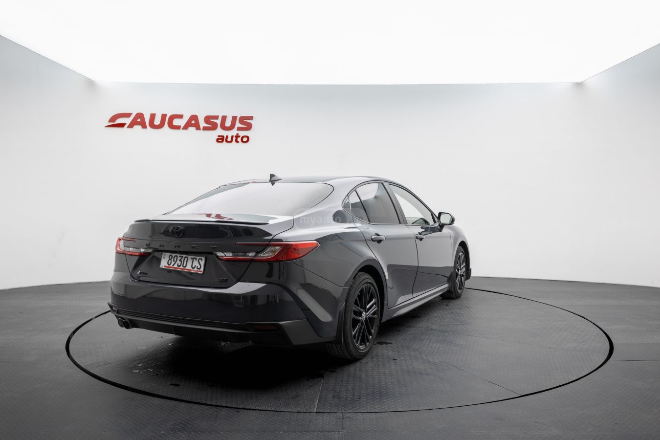 Toyota Camry - фото 4