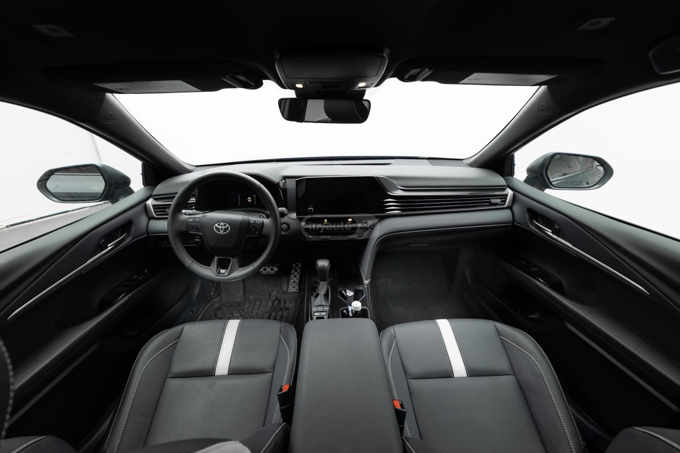 Toyota Camry - фото 9