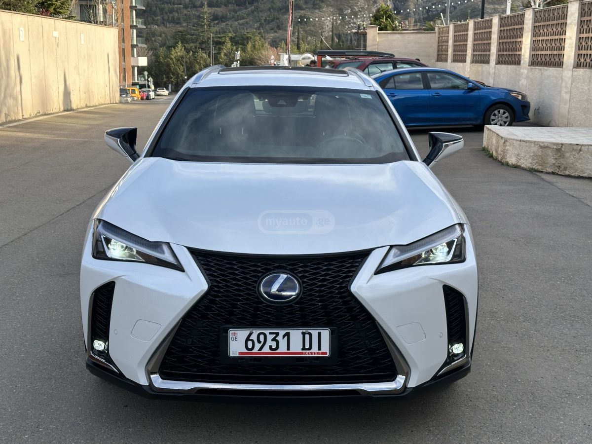 Lexus UX 250 h - фото 1