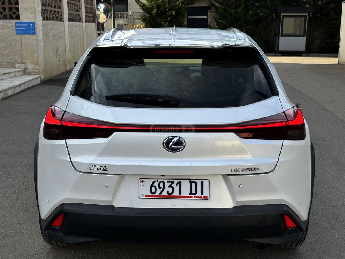 Lexus UX 250 h - фото 5