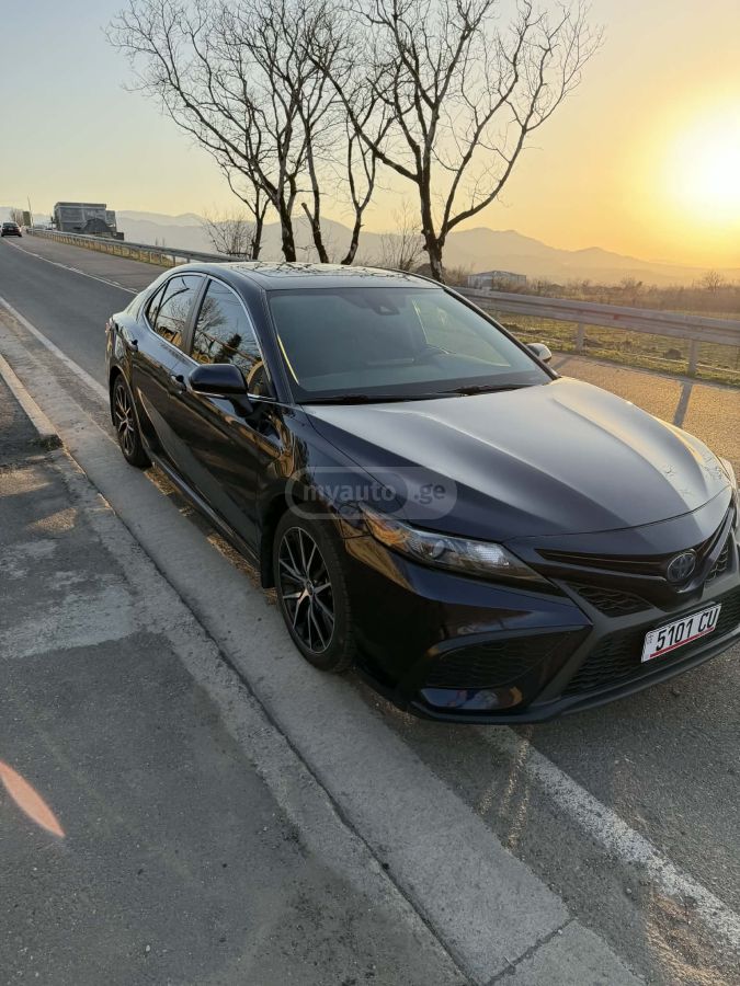 Toyota Camry - фото 2