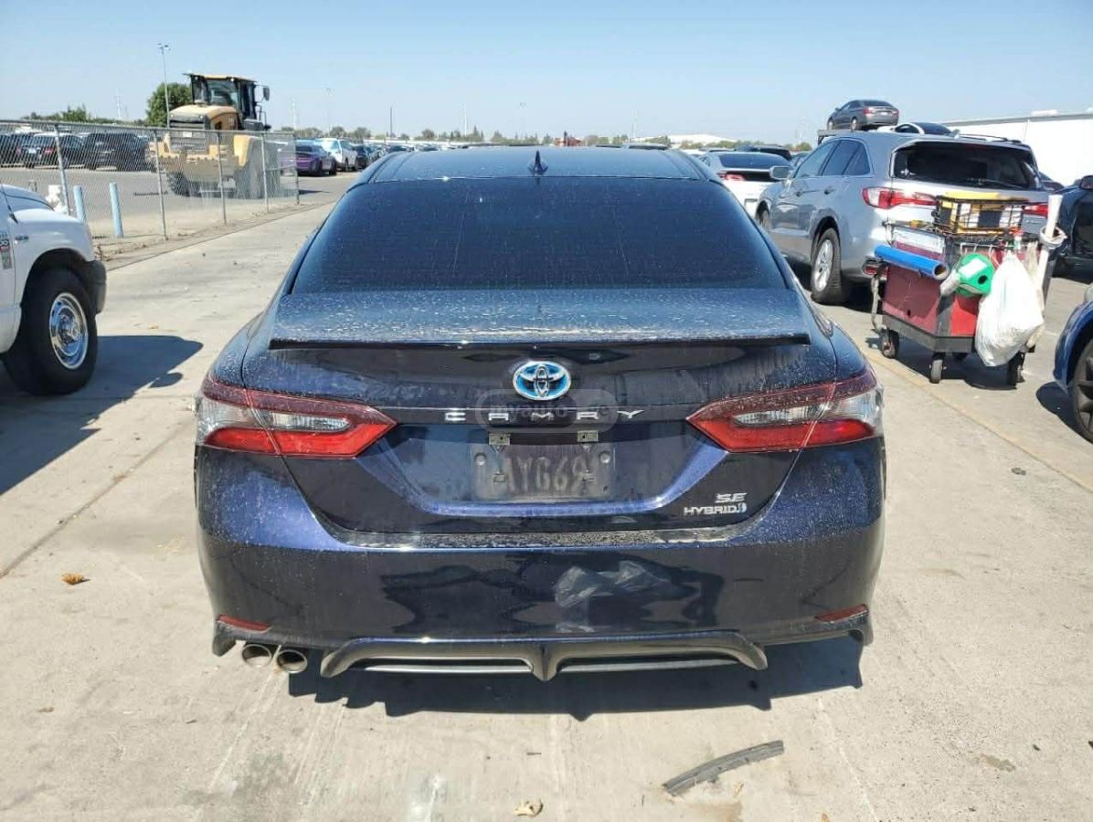 Toyota Camry - фото 4