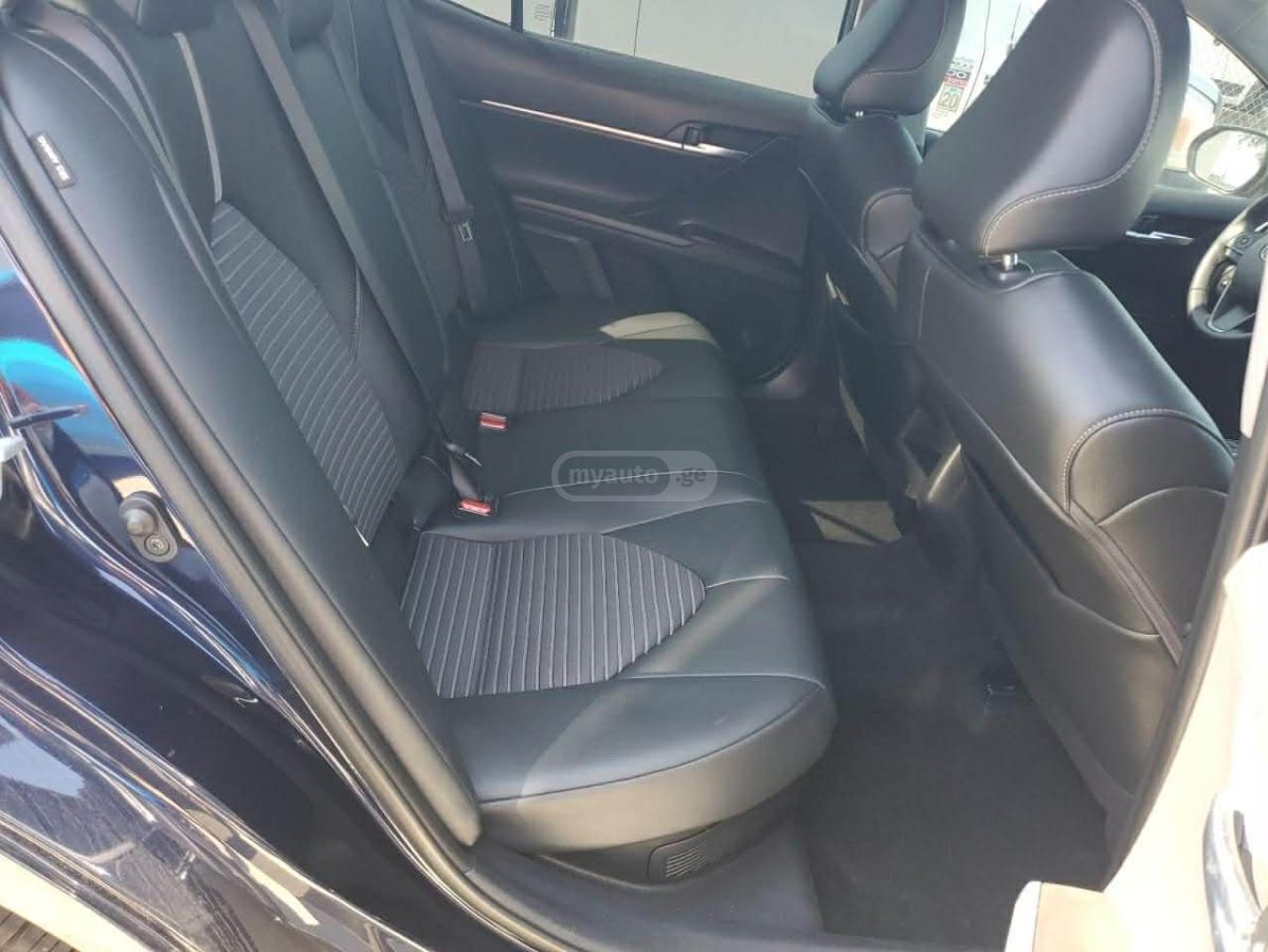 Toyota Camry - фото 6