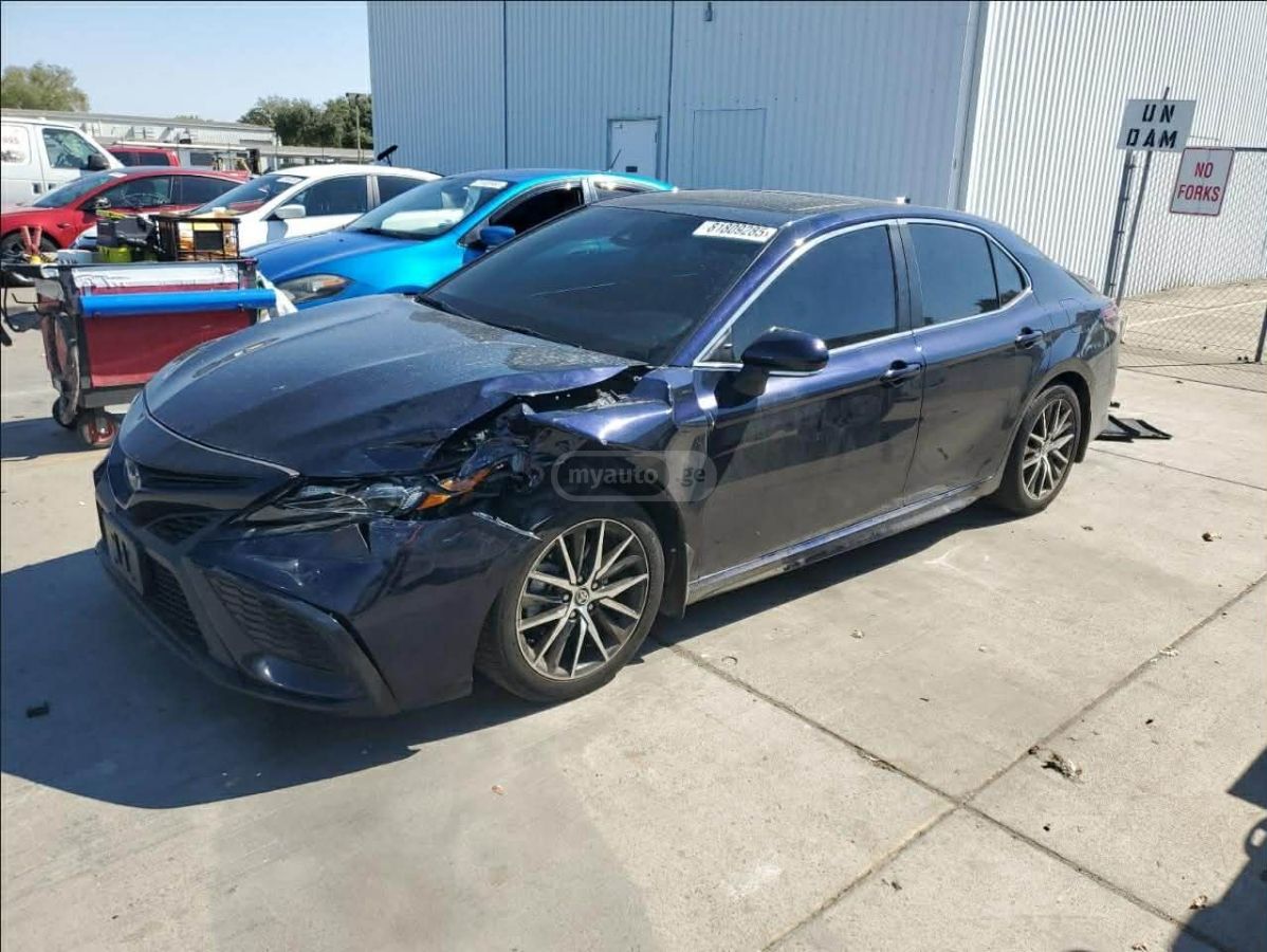 Toyota Camry - фото 9