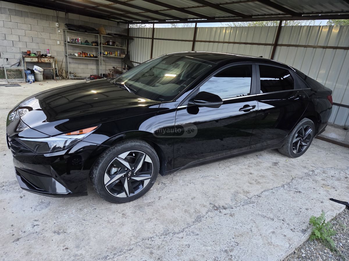 Hyundai Elantra - фото 4