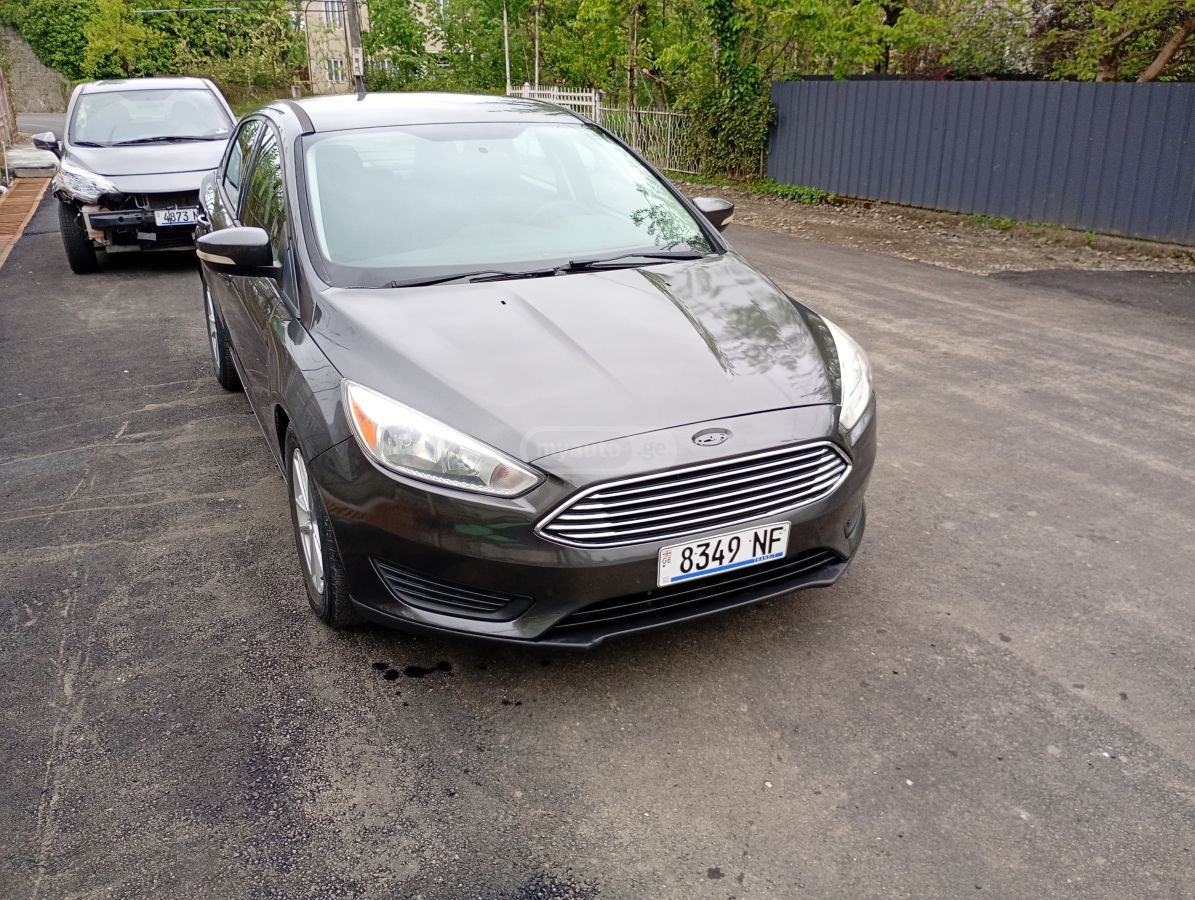 Ford Focus - фото 1