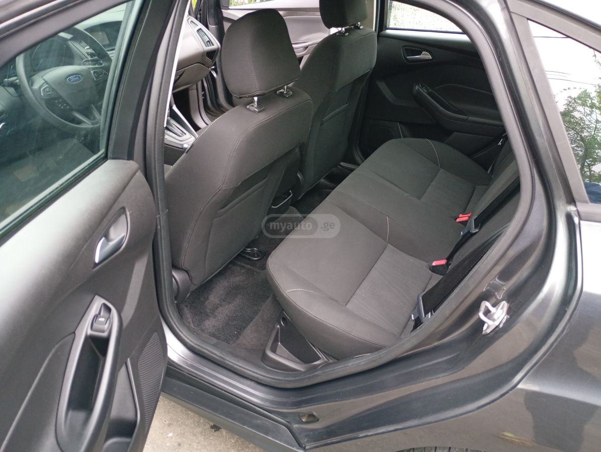Ford Focus - фото 12