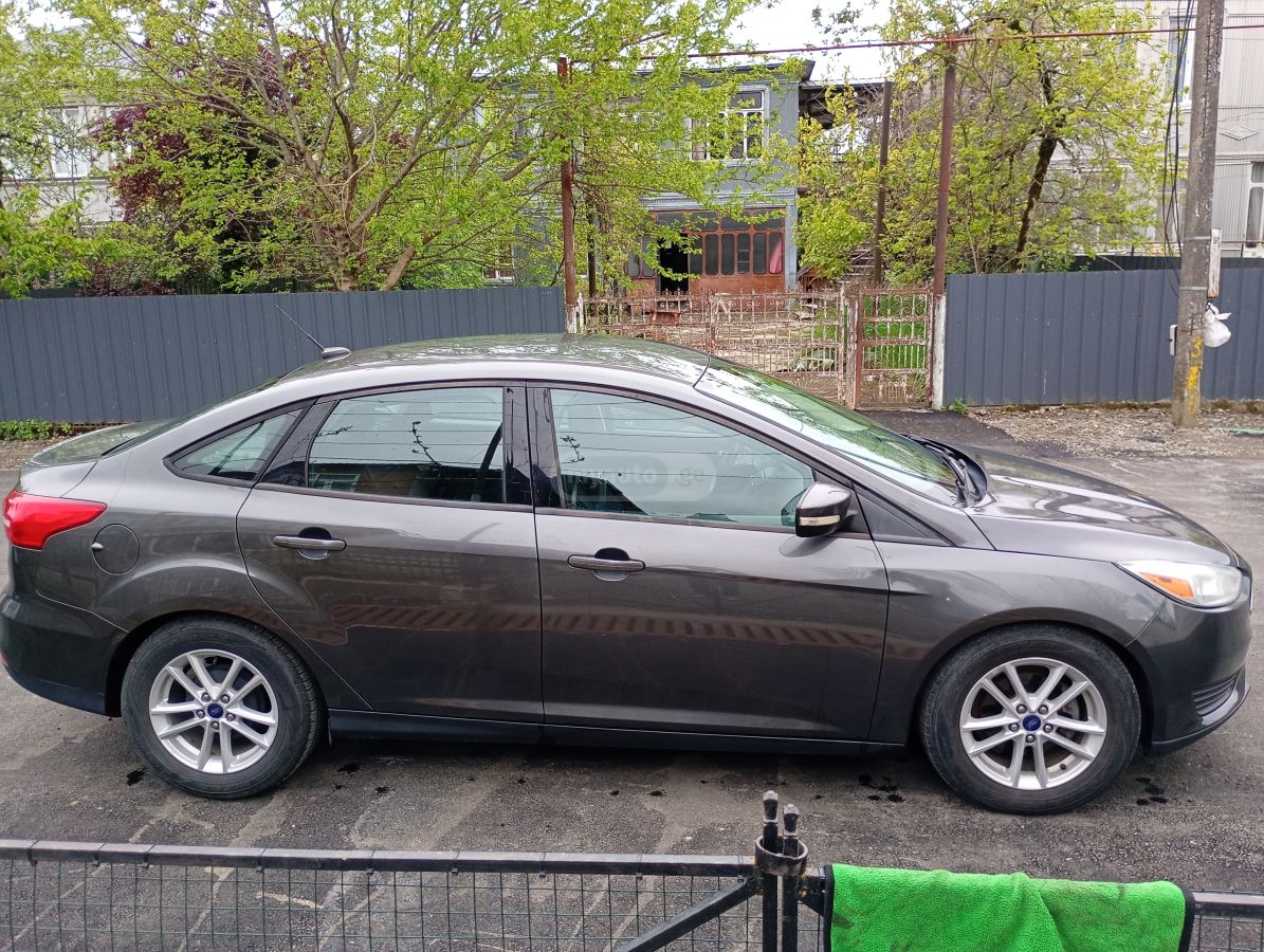 Ford Focus - фото 3