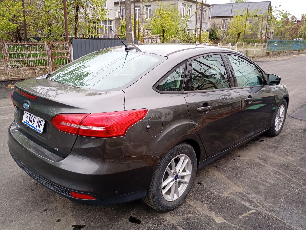 Ford Focus - фото 7