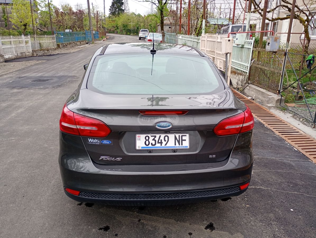 Ford Focus - фото 9