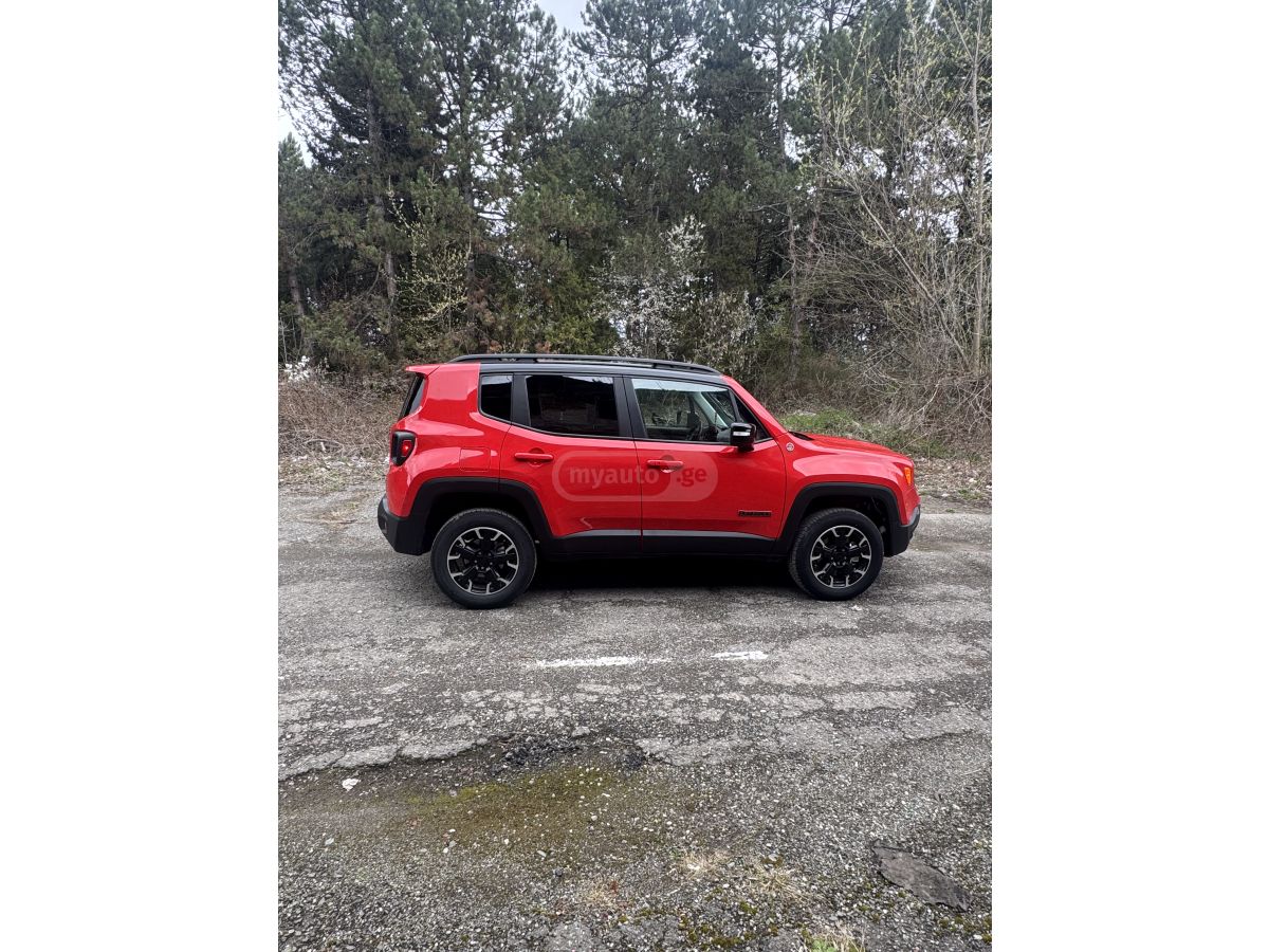 Jeep Renegade - фото 4