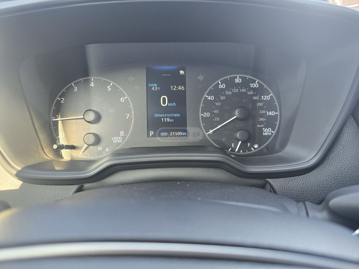 Toyota SE 4dr Sedan CVT — миниатюра 11