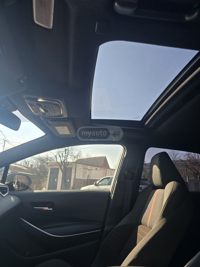 Toyota SE 4dr Sedan CVT — миниатюра 12